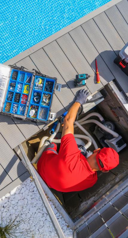 Professionelle Umsetzung vor Ort – wie PV und Pooltechnik optimal zusammenspielen.