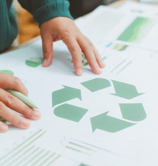 Planungshilfen und Ressourcen für Erneuerbare Energie-Projekte von Energy+